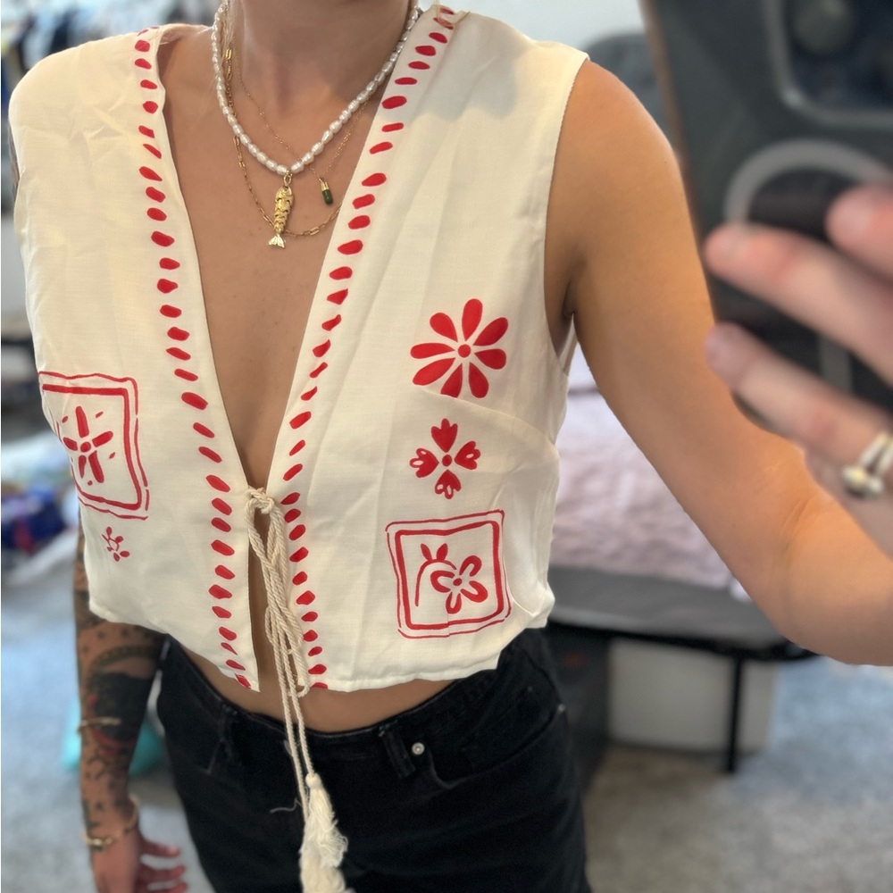 Tie front red and white crop top